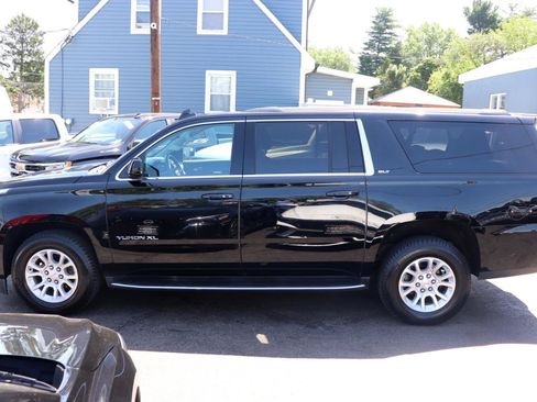 Used 2019 GMC Yukon XL SLT w/ Open Road Package AWD/4WD image 2