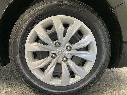 Used 2022 Hyundai Accent SE image 26