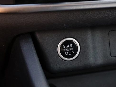 Used 2023 Nissan Rogue S AWD/4WD image 13