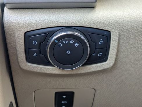 Used 2020 Ford F350 Lariat w/ Chrome Package image 26