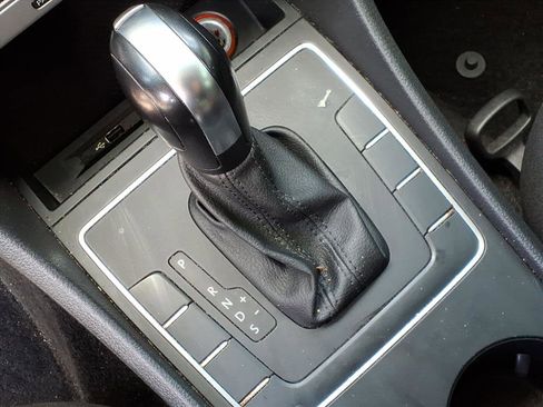 Used 2016 Volkswagen Passat 1.8T S image 23