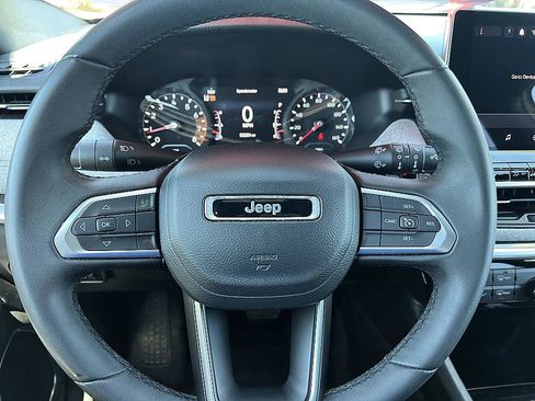 Used 2024 Jeep Compass Latitude AWD/4WD image 21