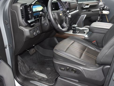 Used 2024 Chevrolet Silverado 1500 High Country image 12