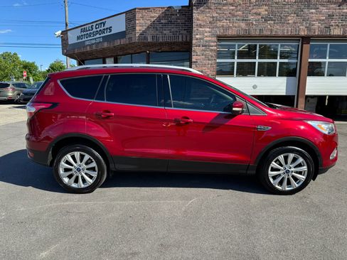 Used 2017 Ford Escape Titanium w/ Equipment Group 301A AWD/4WD image 15
