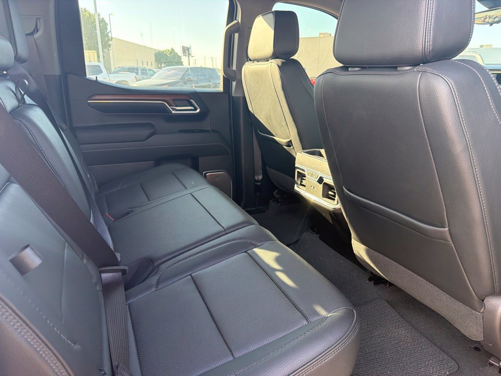 Used 2023 GMC Sierra 1500 Denali w/ Denali Reserve Package AWD/4WD image 13