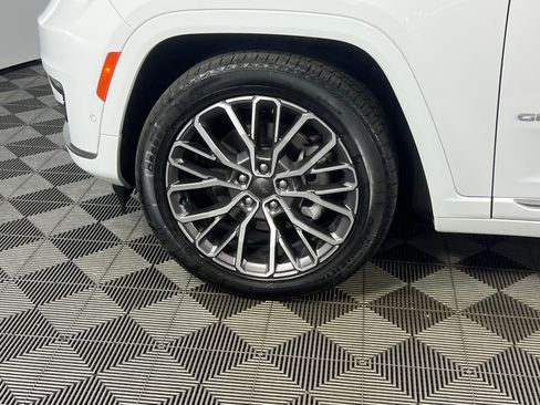 Used 2024 Jeep Grand Cherokee L Summit image 14