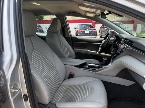 Used 2020 Toyota Camry SE w/ Cold Weather Package AWD/4WD image 28