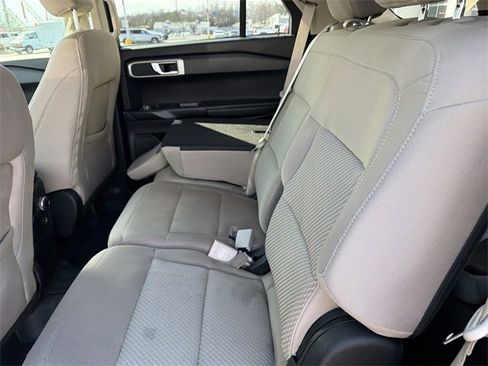 Used 2022 Ford Explorer 4WD w/ Class IV Trailer Tow Package image 12