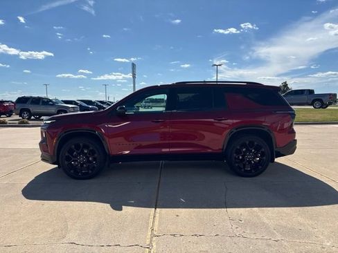 Used 2024 Chevrolet Traverse RS w/ LPO, Floor Liner Package AWD/4WD image 5