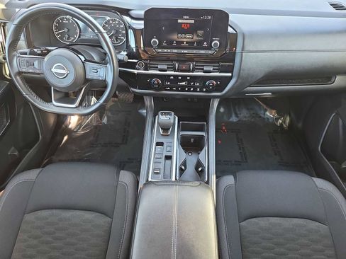 Used 2023 Nissan Pathfinder SV image 14