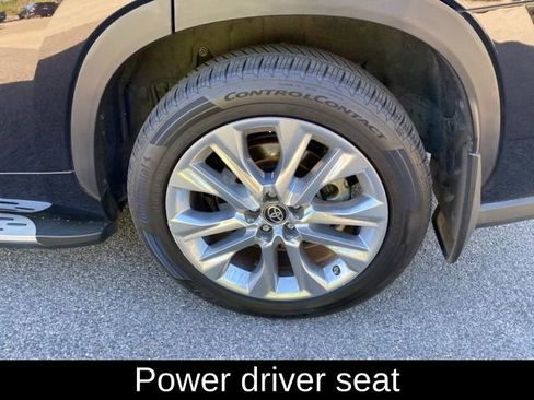 Used 2021 Toyota Highlander Limited FWD image 13