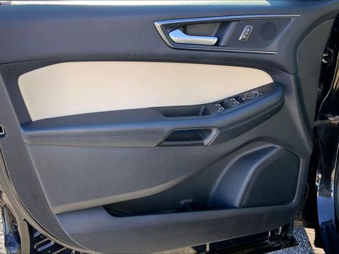 Used 2019 Ford Edge SE FWD image 21