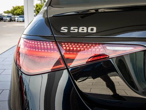 Used 2023 Mercedes-Benz S 580 4MATIC Sedan image 14