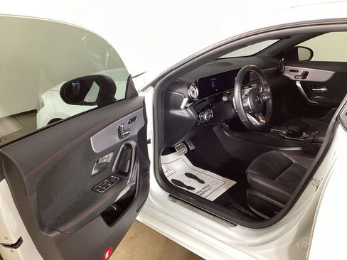 Used 2022 Mercedes-Benz CLA 250 image 9