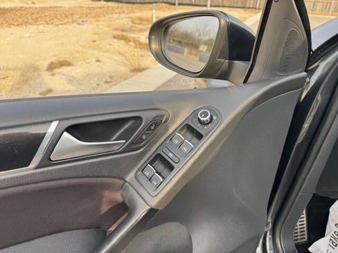 Used 2011 Volkswagen Golf 4-Door image 37