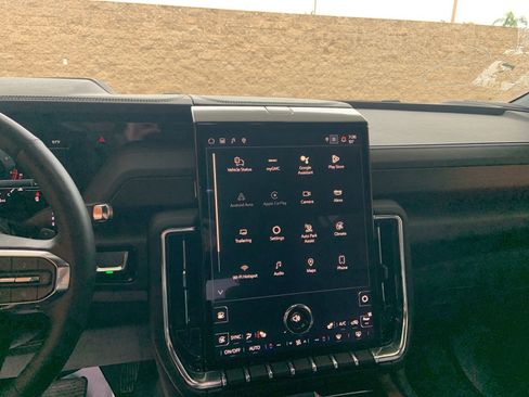 Certified 2025 GMC Yukon Denali image 20