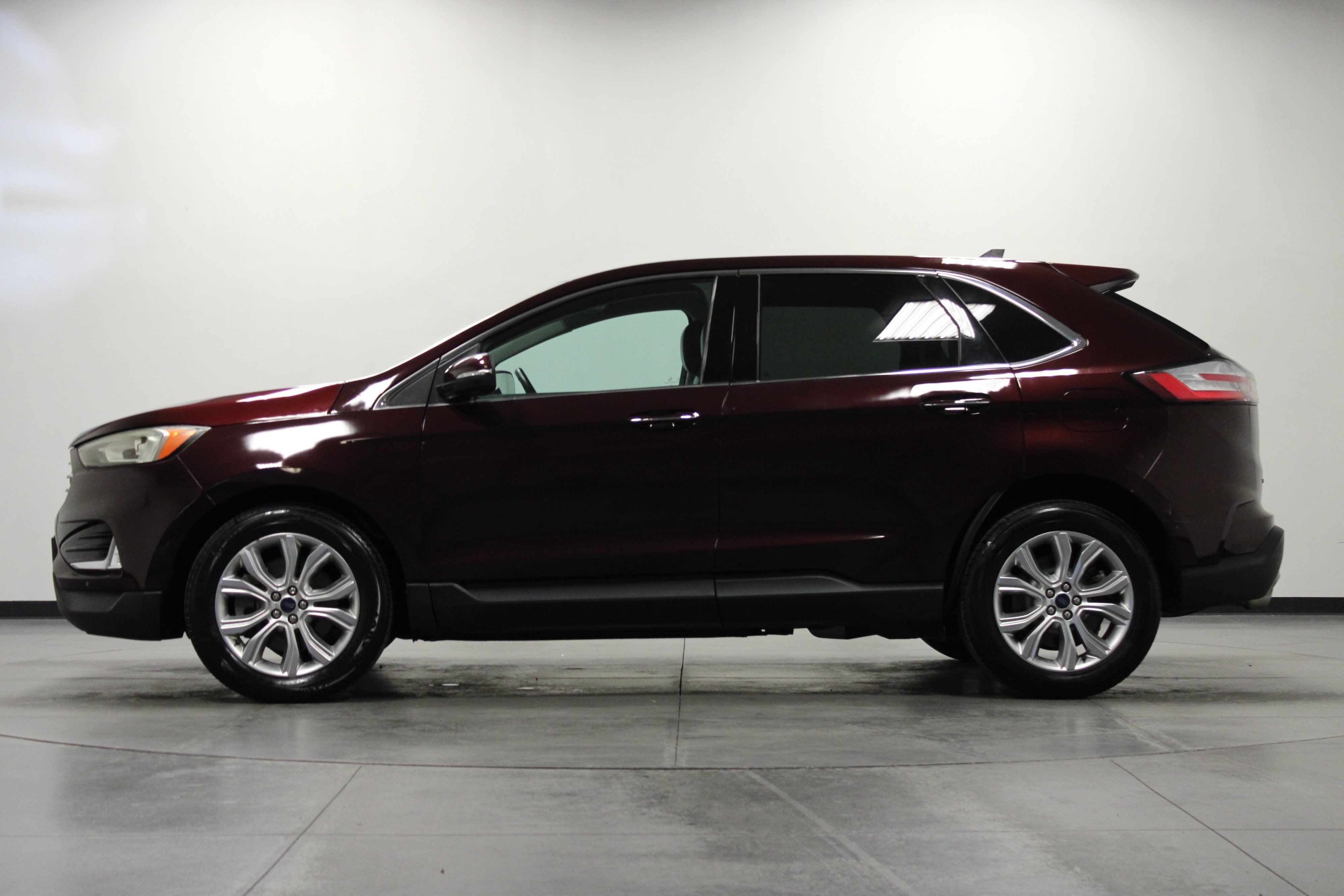 Used 2021 Ford Edge Titanium AWD/4WD image 7