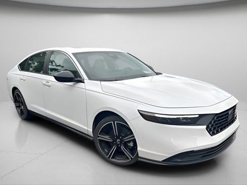 Used 2023 Honda Accord Sport image 5