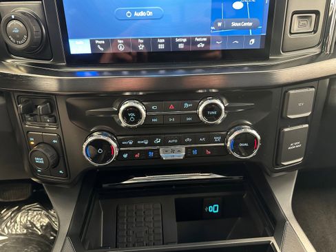 New 2026 Ford F250 Lariat w/ Lariat Premium Package image 43