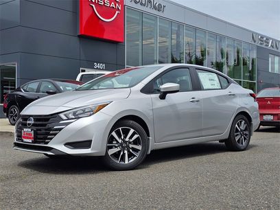 New 2025 Nissan Versa SV w/ Trunk Package
