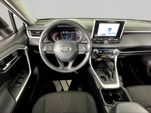 Used 2024 Toyota RAV4 XLE AWD/4WD image 8