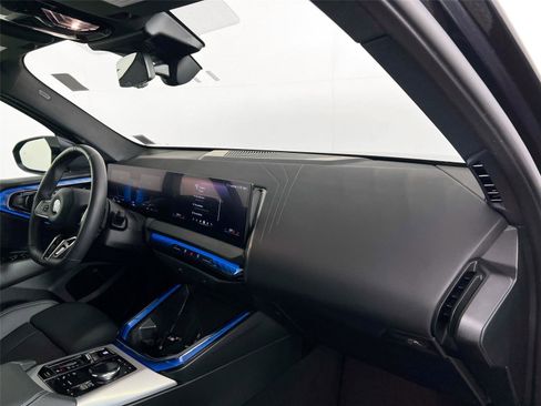 Used 2025 BMW X3 xDrive30i w/ M Sport Package image 27