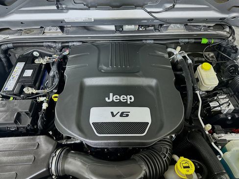 Used 2016 Jeep Wrangler Sport w/ Quick Order Package 24S AWD/4WD image 27