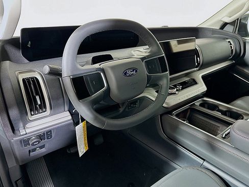 New 2025 Ford Expedition Active image 11