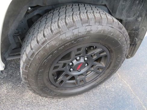 Used 2024 Toyota 4Runner TRD Off-Road image 10