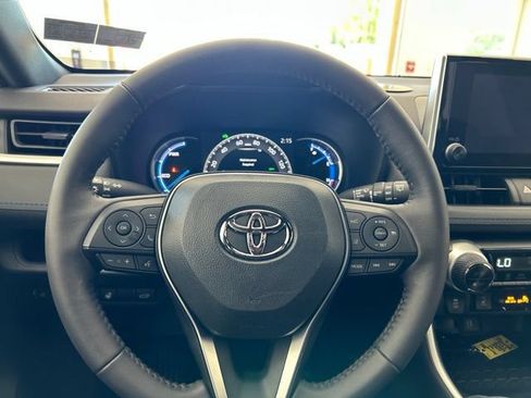 Used 2023 Toyota RAV4 SE w/ Convenience Package AWD/4WD image 10