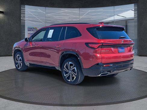 Used 2025 Buick Enclave Sport Touring image 4