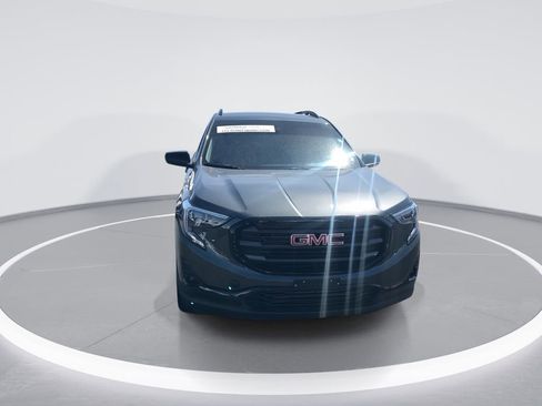 Used 2021 GMC Terrain SLT w/ Elevation Edition image 3