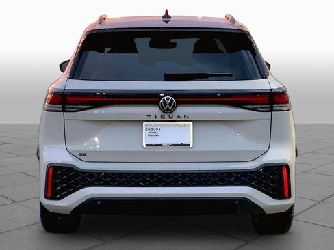 Used 2026 Volkswagen Tiguan SE R-Line FWD image 5