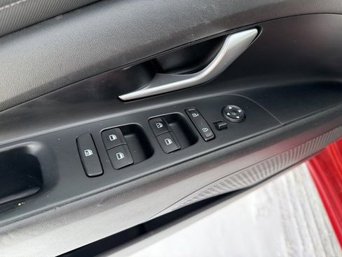 Certified 2021 Hyundai Elantra SEL w/ Convenience Package image 22