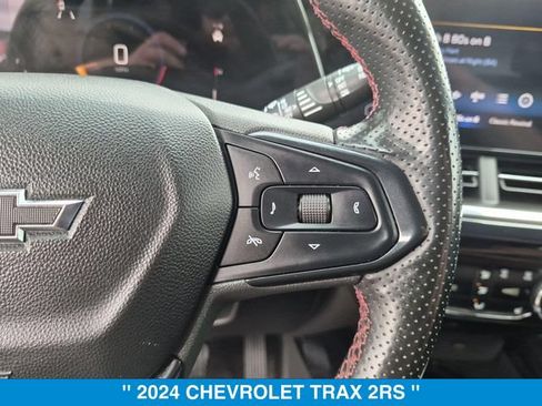 Used 2024 Chevrolet Trax RS w/ Sunroof Package FWD image 18
