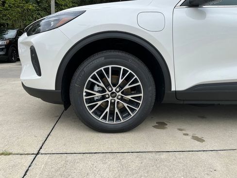 New 2026 Ford Escape SE w/ PHEV Premium Package image 36