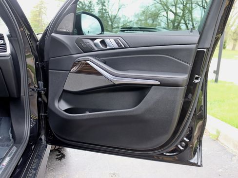 Used 2020 BMW X5 M50i AWD/4WD image 42