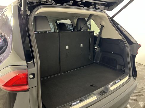 Used 2025 Toyota Grand Highlander AWD image 23