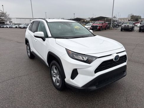 Used 2022 Toyota RAV4 LE image 7