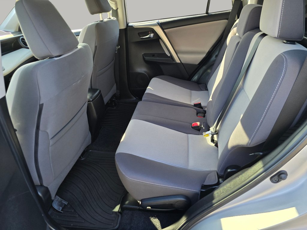 Used 2015 Toyota RAV4 XLE AWD/4WD image 24