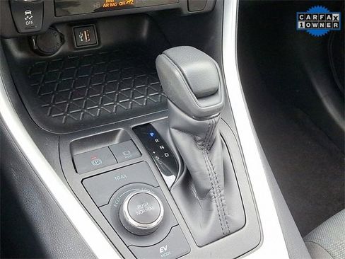 Used 2025 Toyota RAV4 XLE image 14