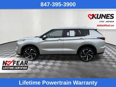 Used 2024 Mitsubishi Outlander SE image 8