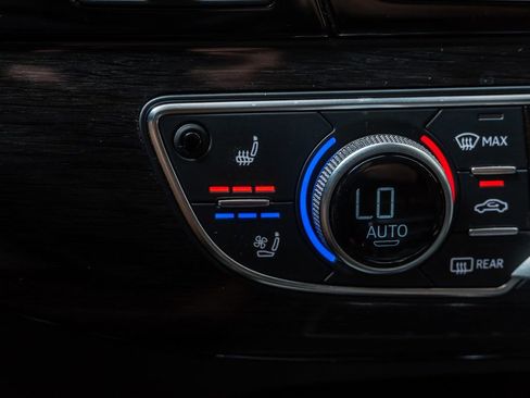Used 2019 Audi Q7 3.0T Prestige AWD/4WD image 19