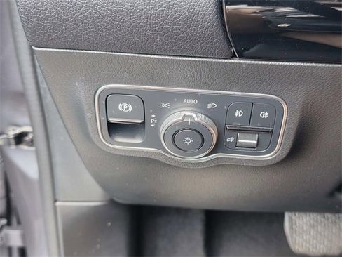 Certified 2021 Mercedes-Benz GLA 250 GLA 250 w/ Premium Package image 19