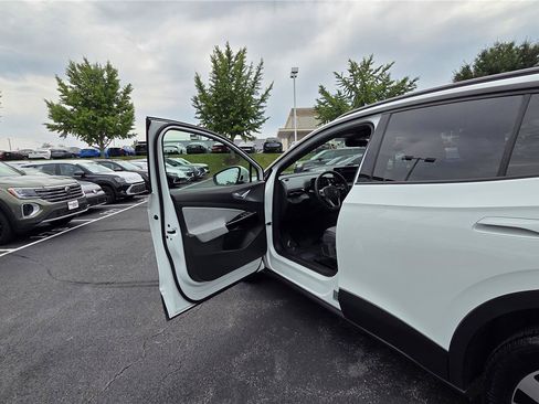 Certified 2023 Volkswagen ID.4 Pro AWD/4WD image 12