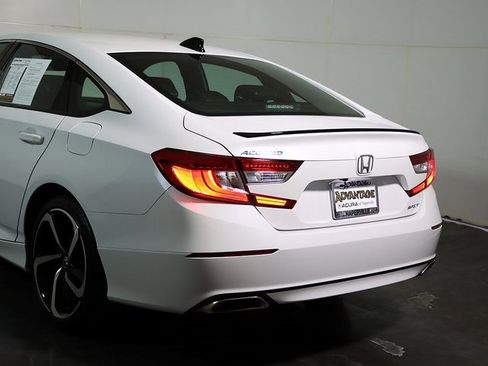 Used 2022 Honda Accord Sport image 11