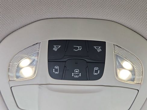 Used 2022 Chrysler Pacifica Touring-L image 20