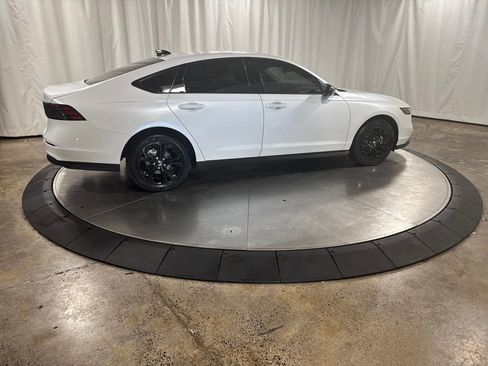 Used 2025 Honda Accord SE image 9