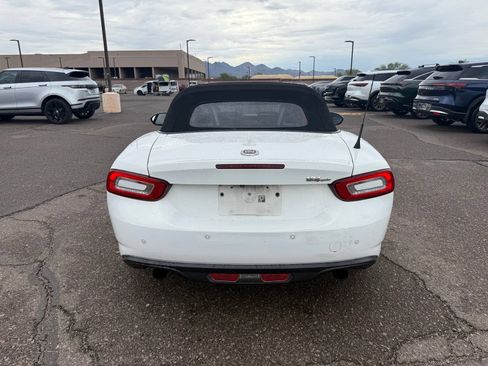 Used 2017 FIAT 124 Spider Lusso RWD image 6