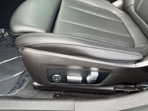 Used 2023 BMW 330i xDrive Sedan AWD/4WD image 29